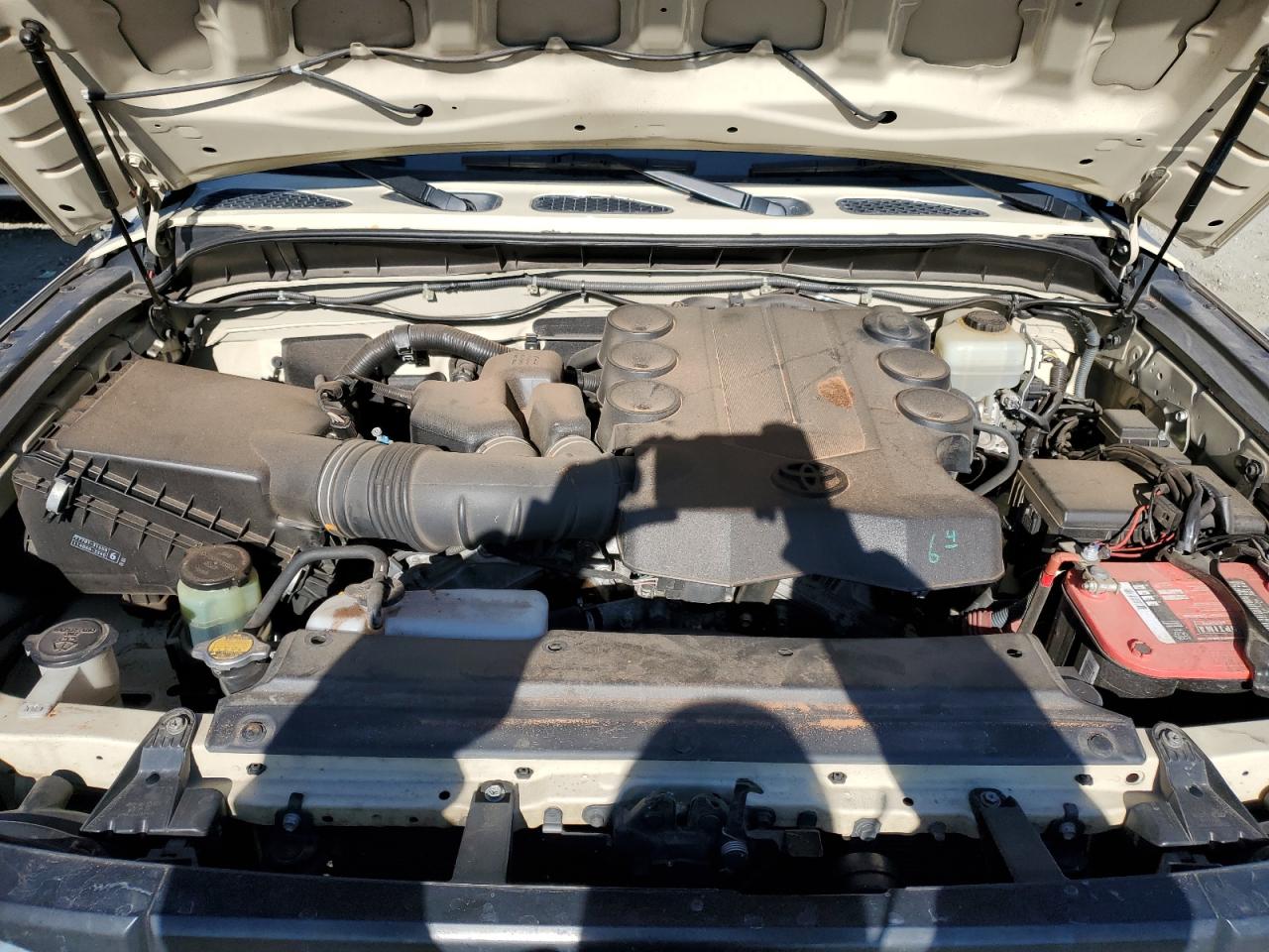 2010 Toyota FJ Cruiser - Image 13