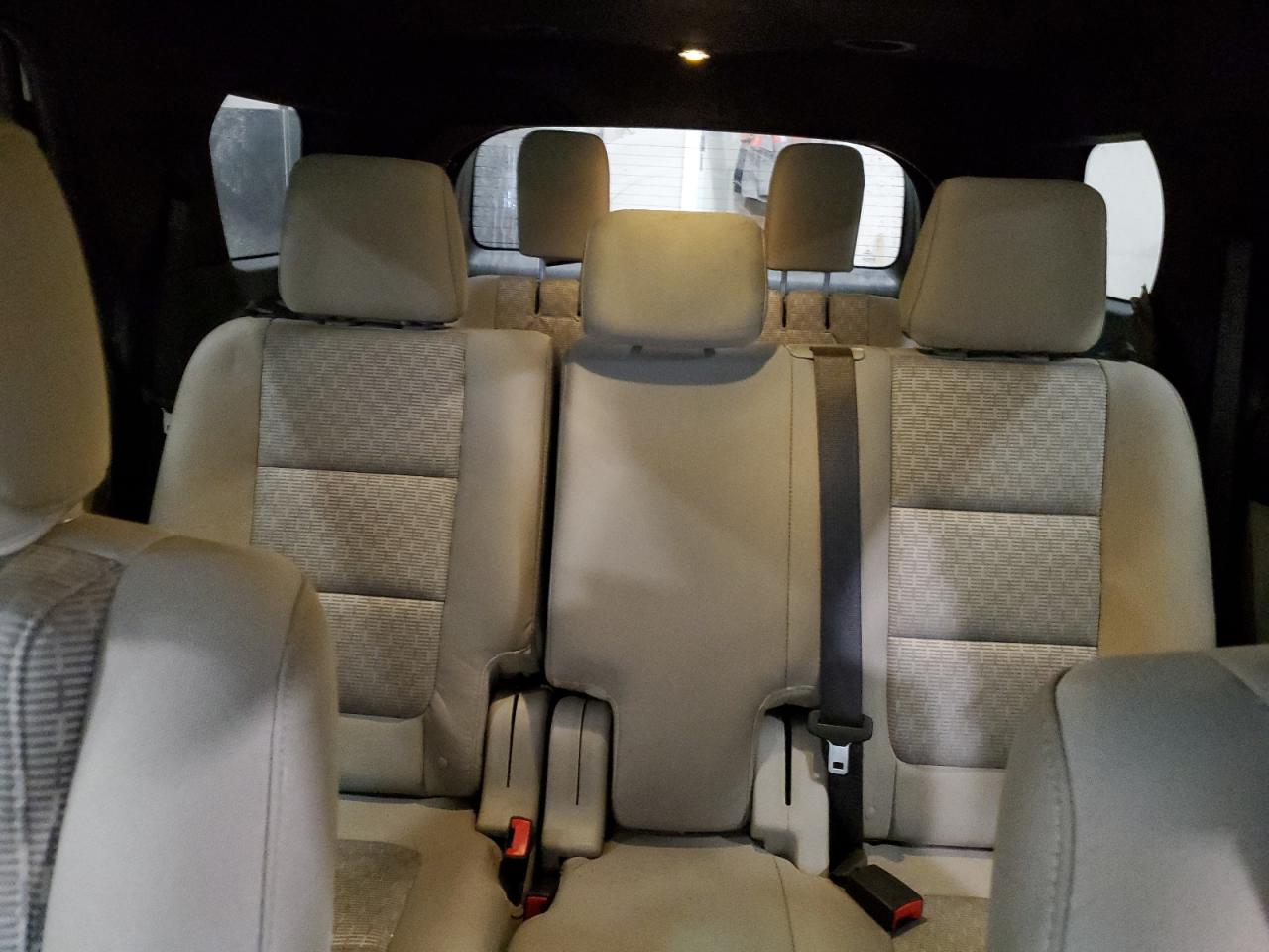 2015 Ford Explorer - Image 10