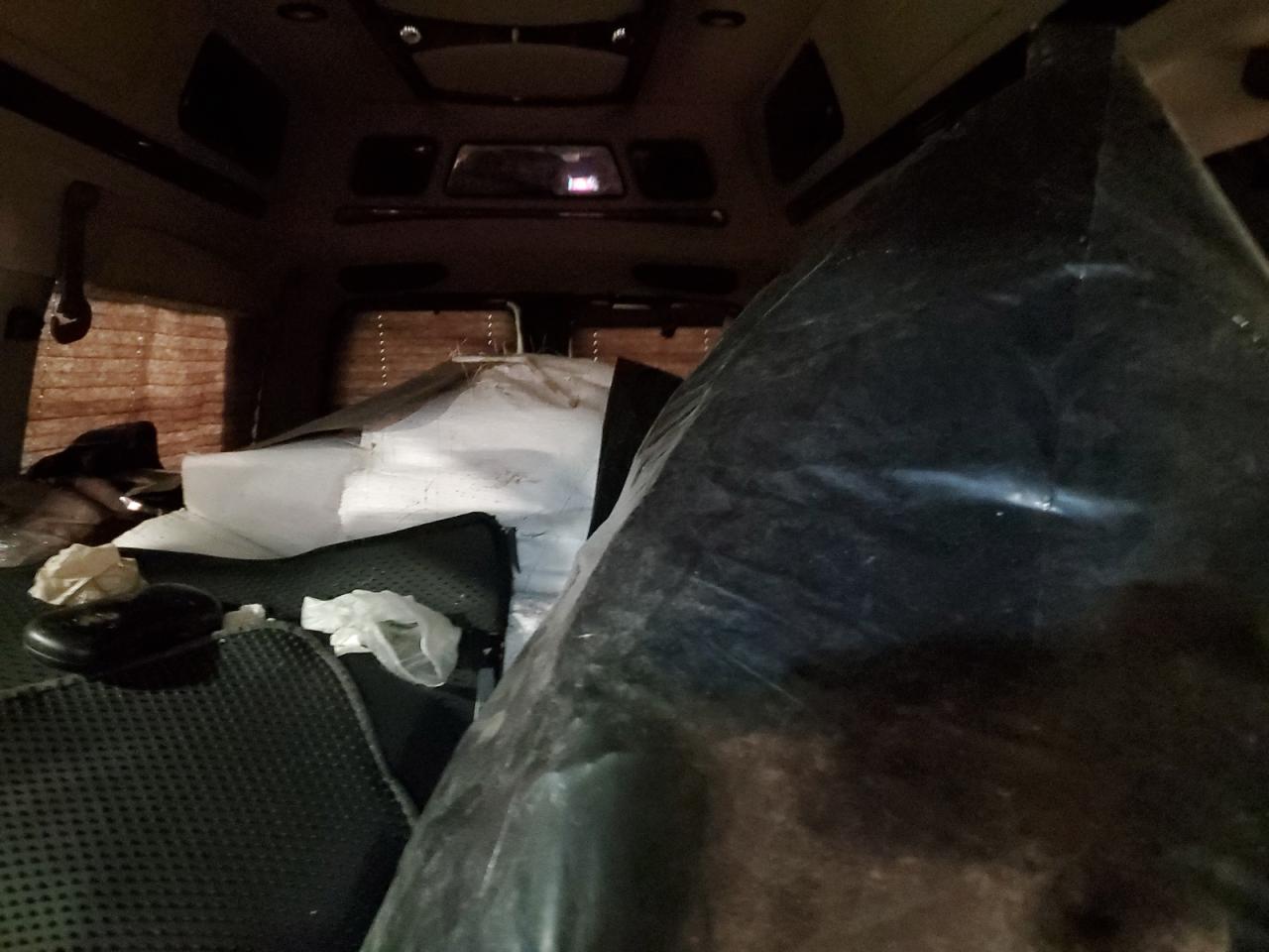 2005 Chevrolet Express - Image 10