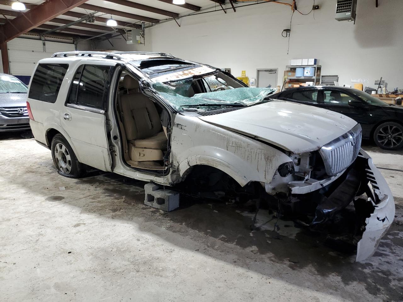 2006 Lincoln Navigator - Image 4