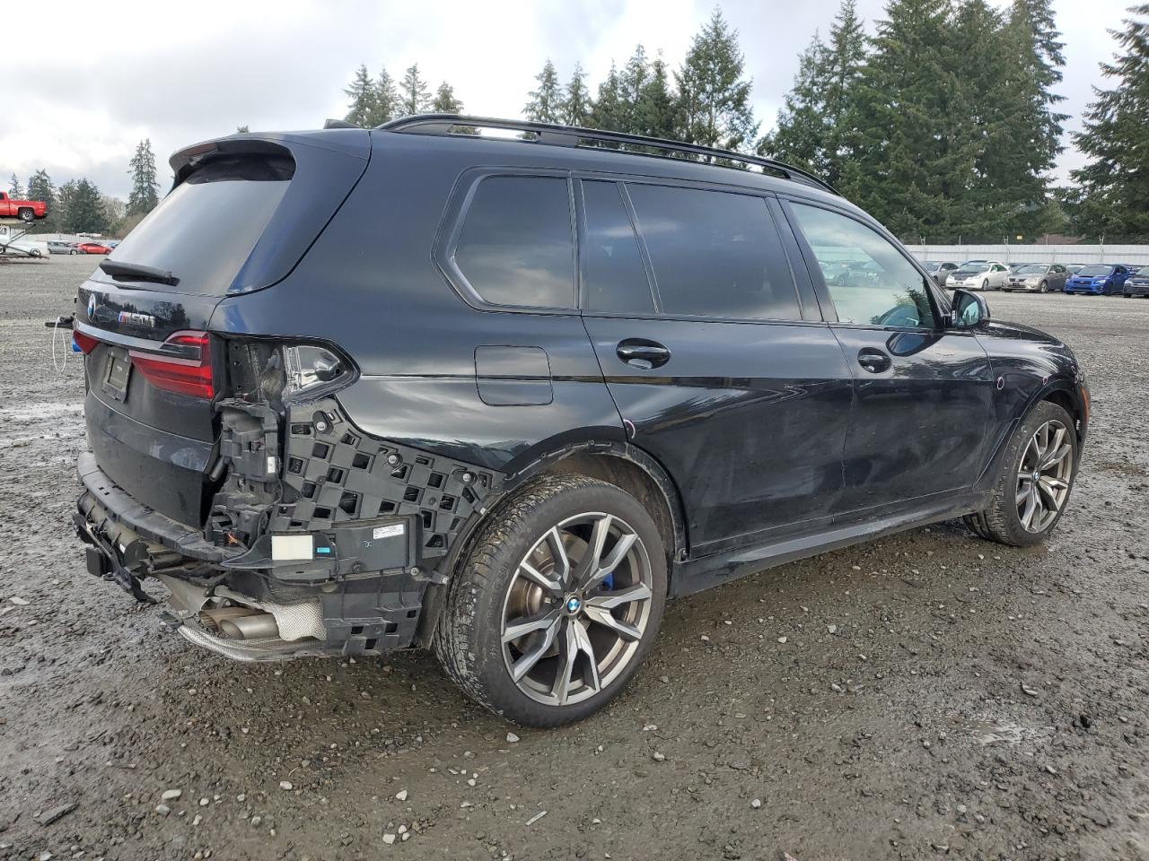 2022 BMW X7 - Image 3