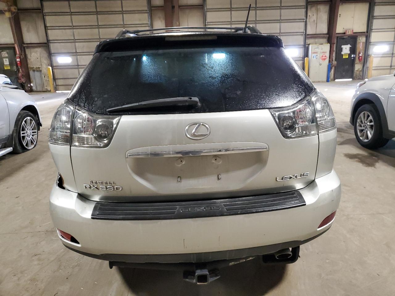 2004 Lexus RX - Image 6