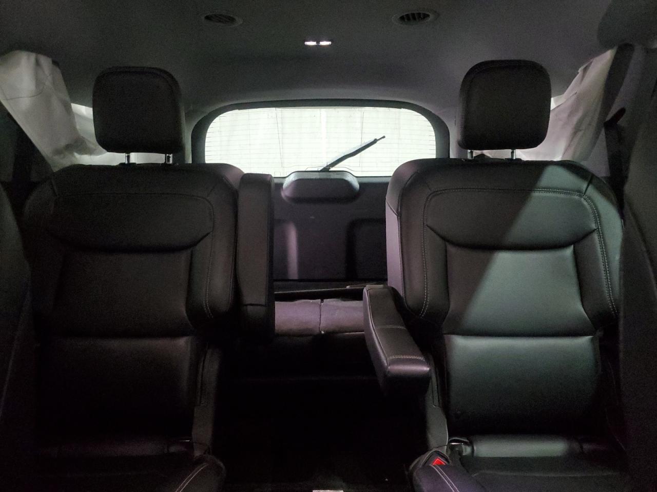 2023 Ford Explorer - Image 10