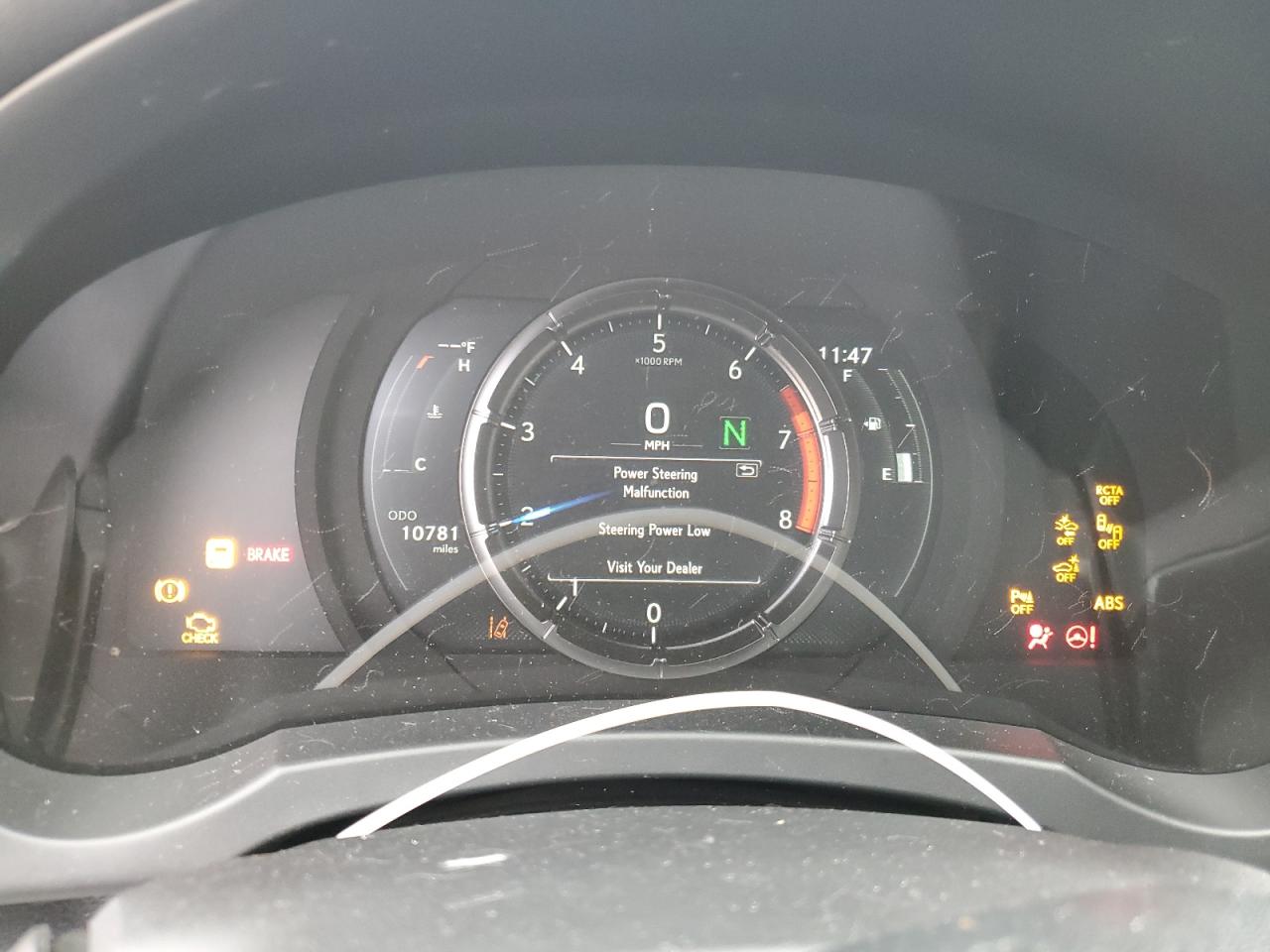 2023 Lexus IS - Image 9