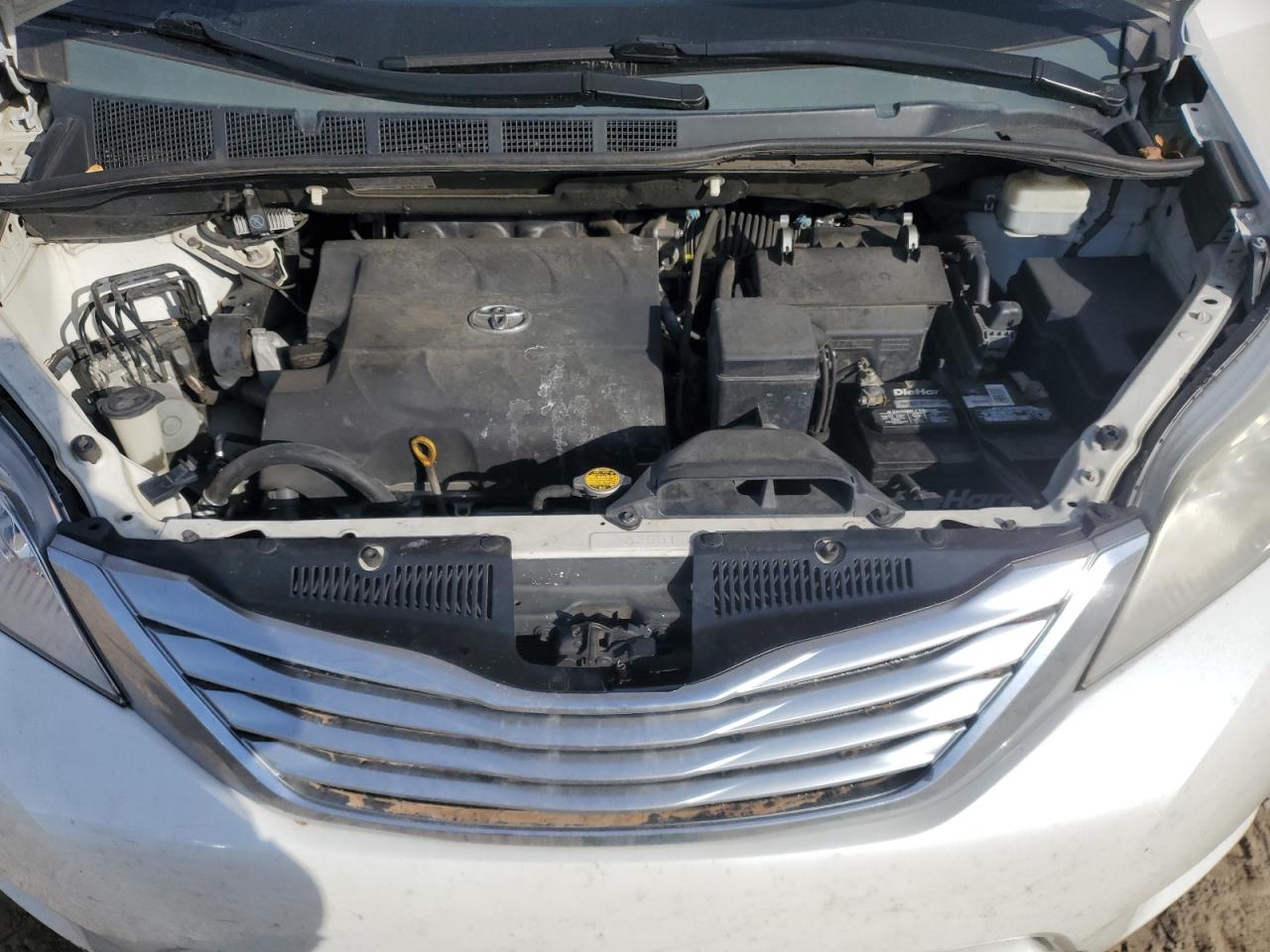 2012 Toyota Sienna - Image 12