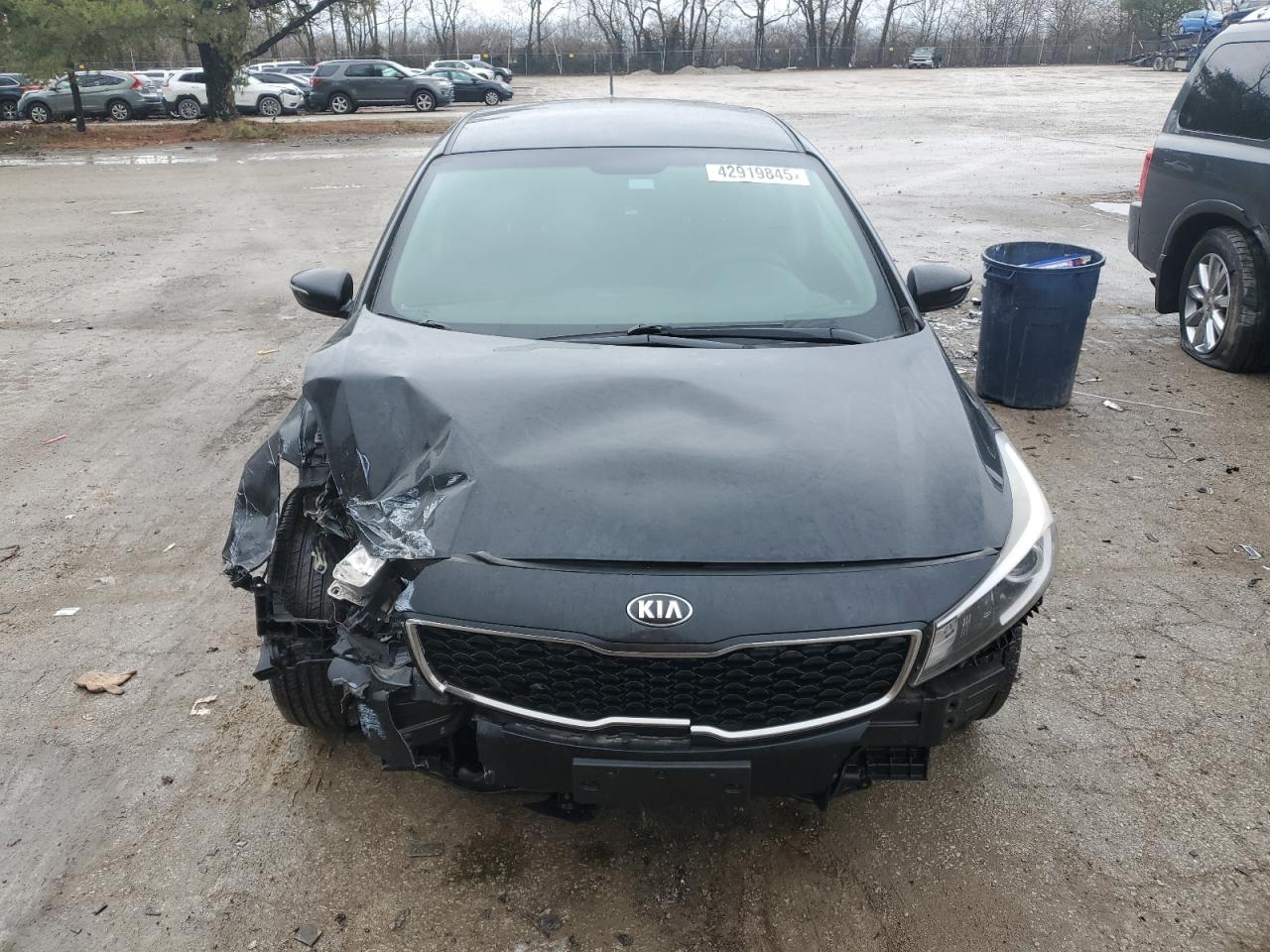 2017 Kia Forte - Image 5