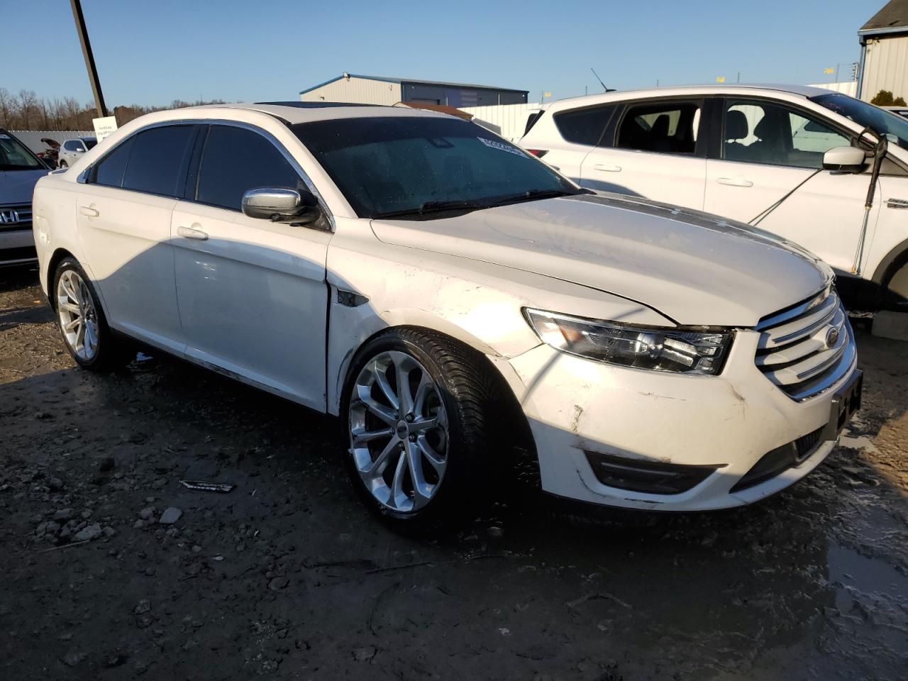 2015 Ford Taurus - Image 4