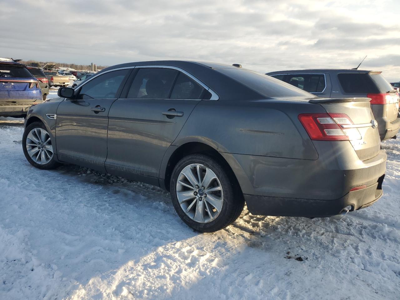 2015 Ford Taurus - Image 2