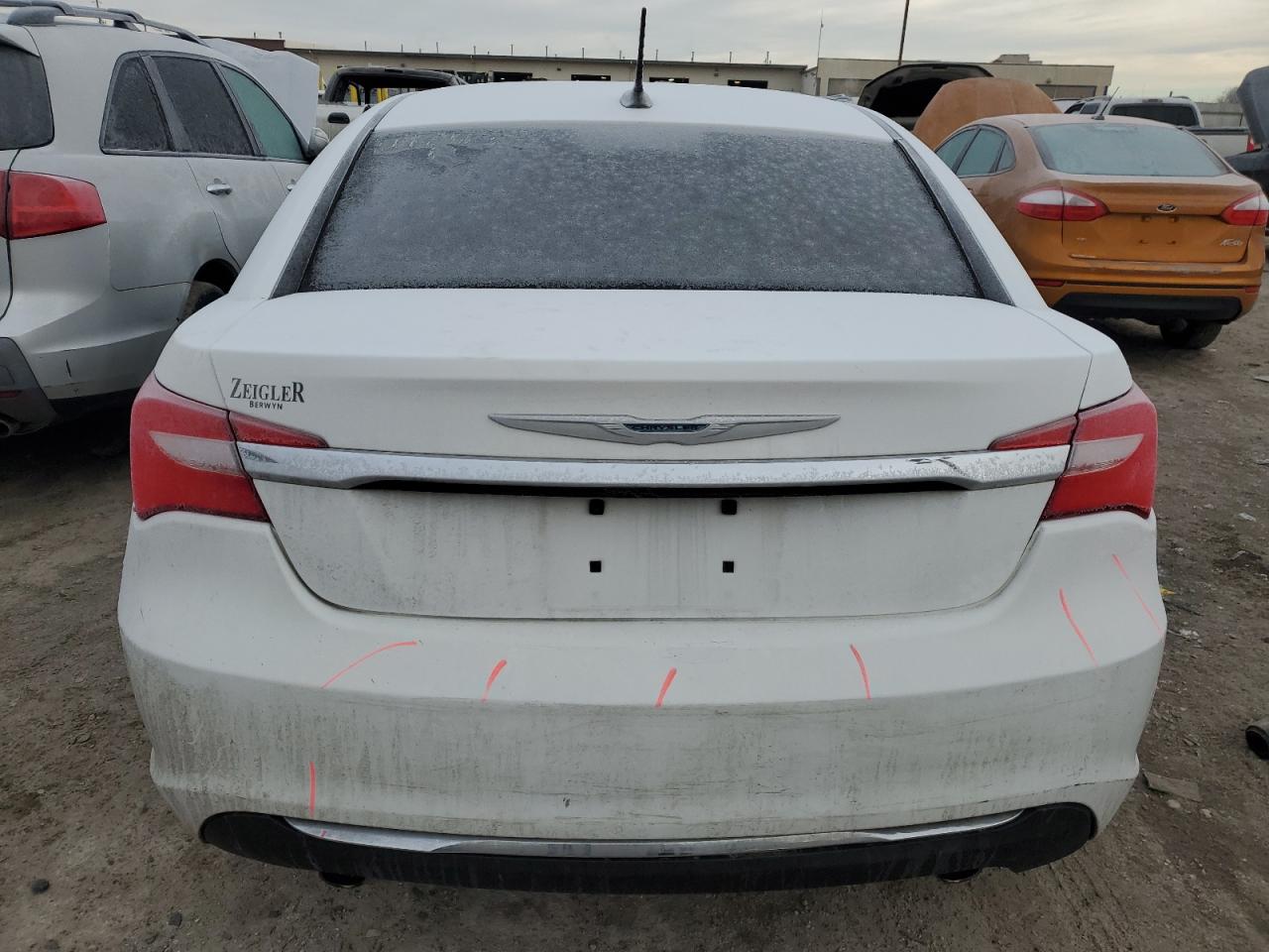 2014 Chrysler 200 - Image 6
