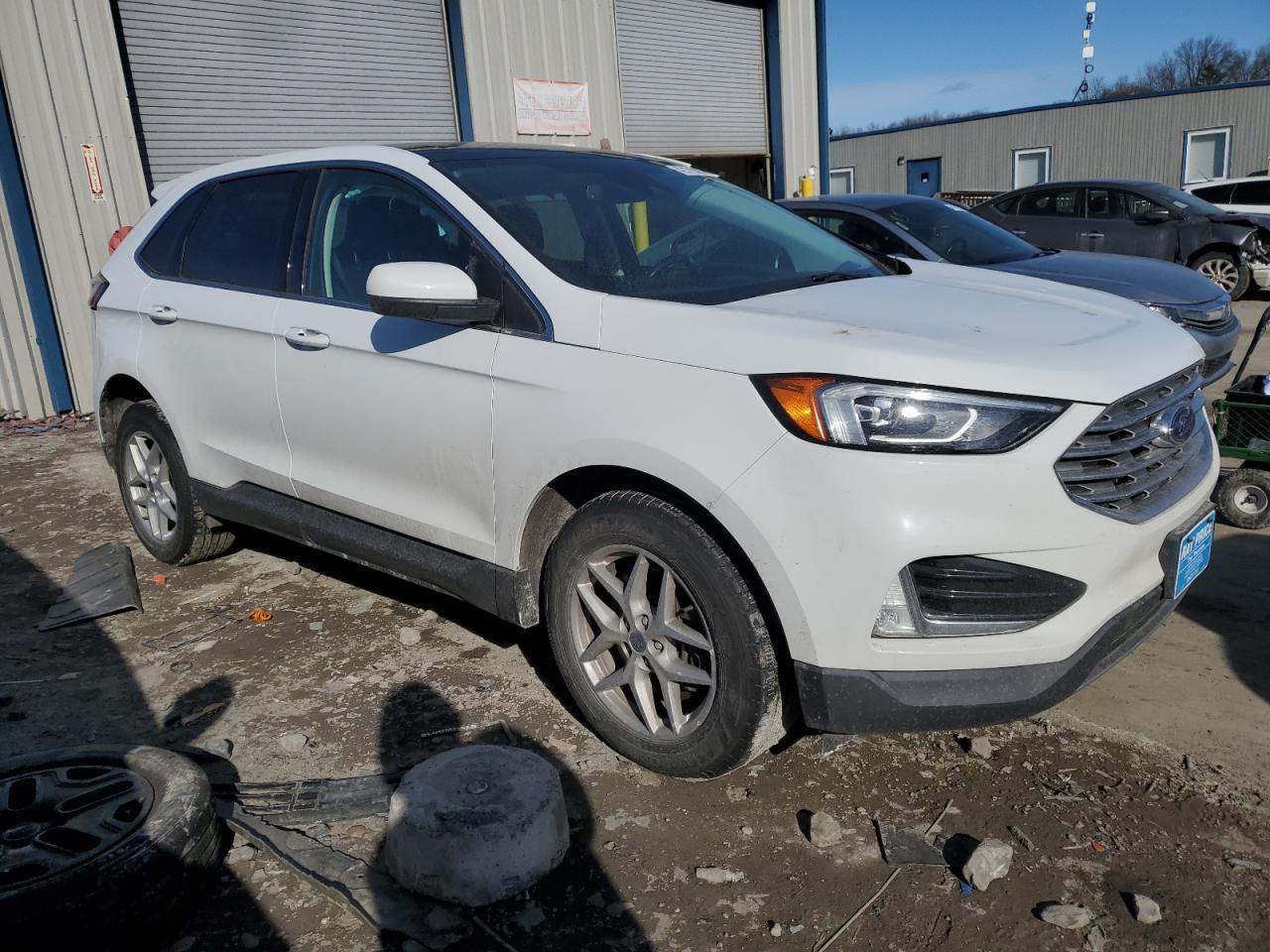 2021 Ford Edge - Image 4