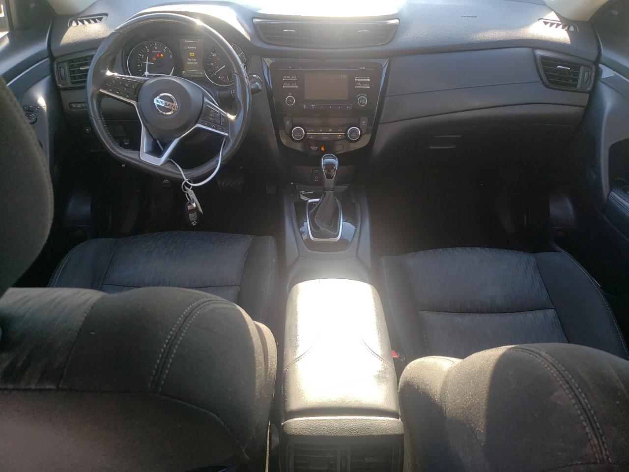 2017 Nissan Rogue - Image 8