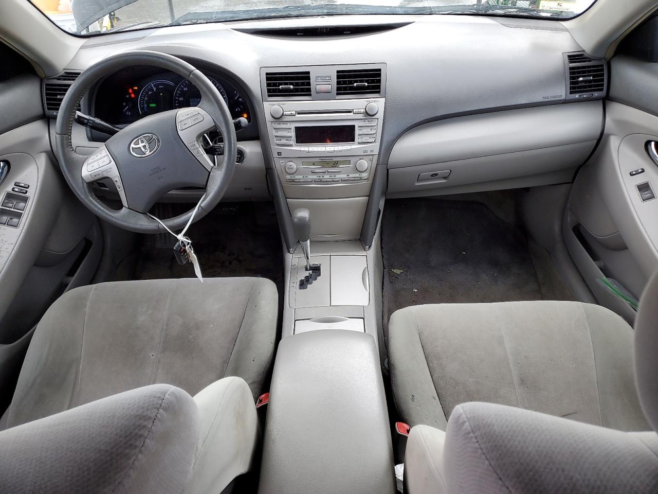 2011 Toyota Camry - Image 8