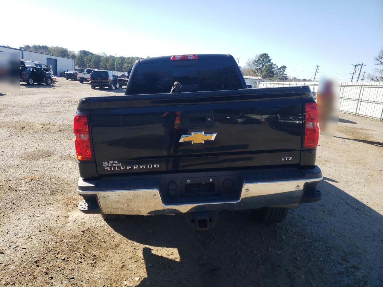 2015 Chevrolet Silverado - Image 6