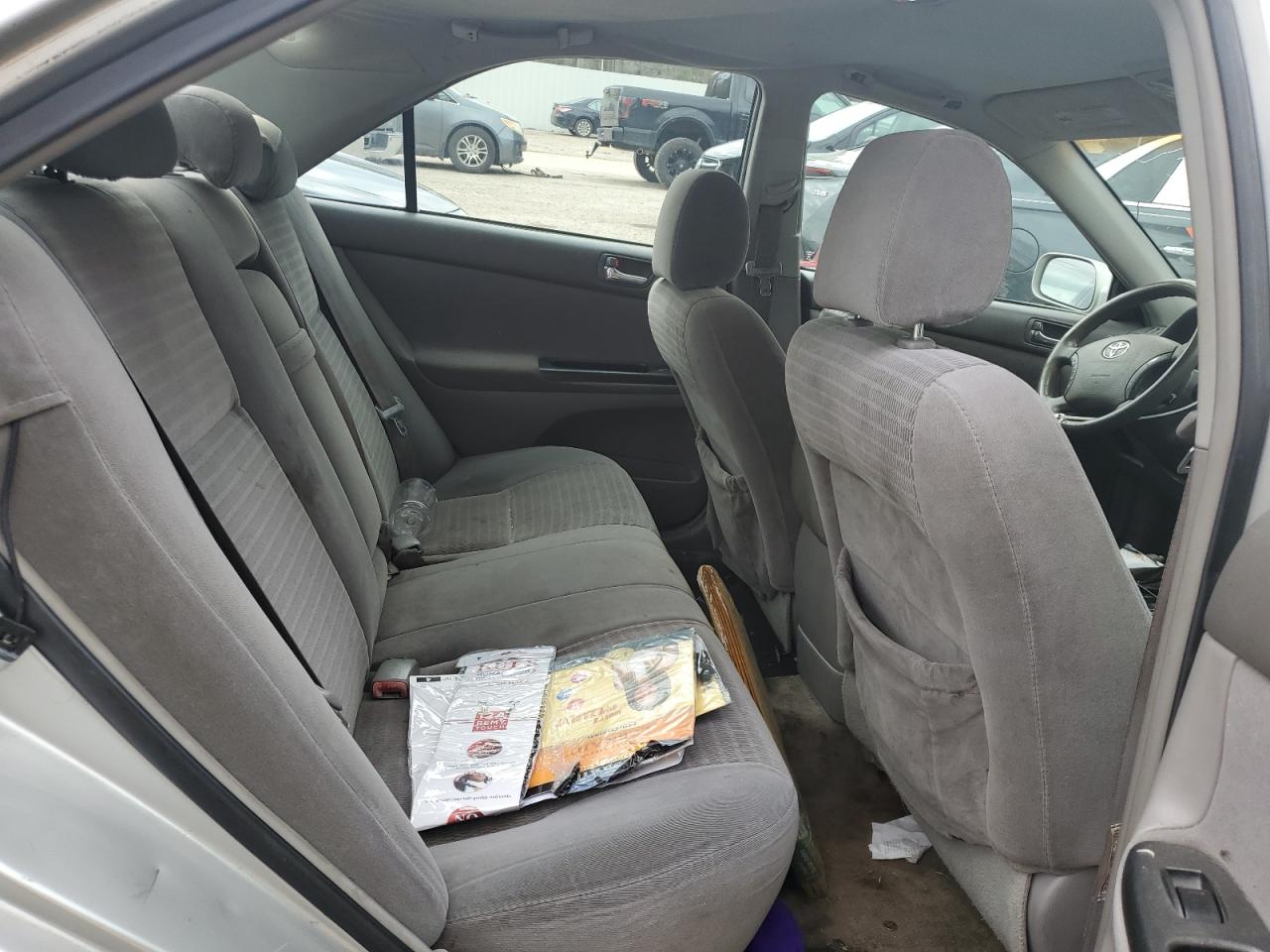 2005 Toyota Camry - Image 11