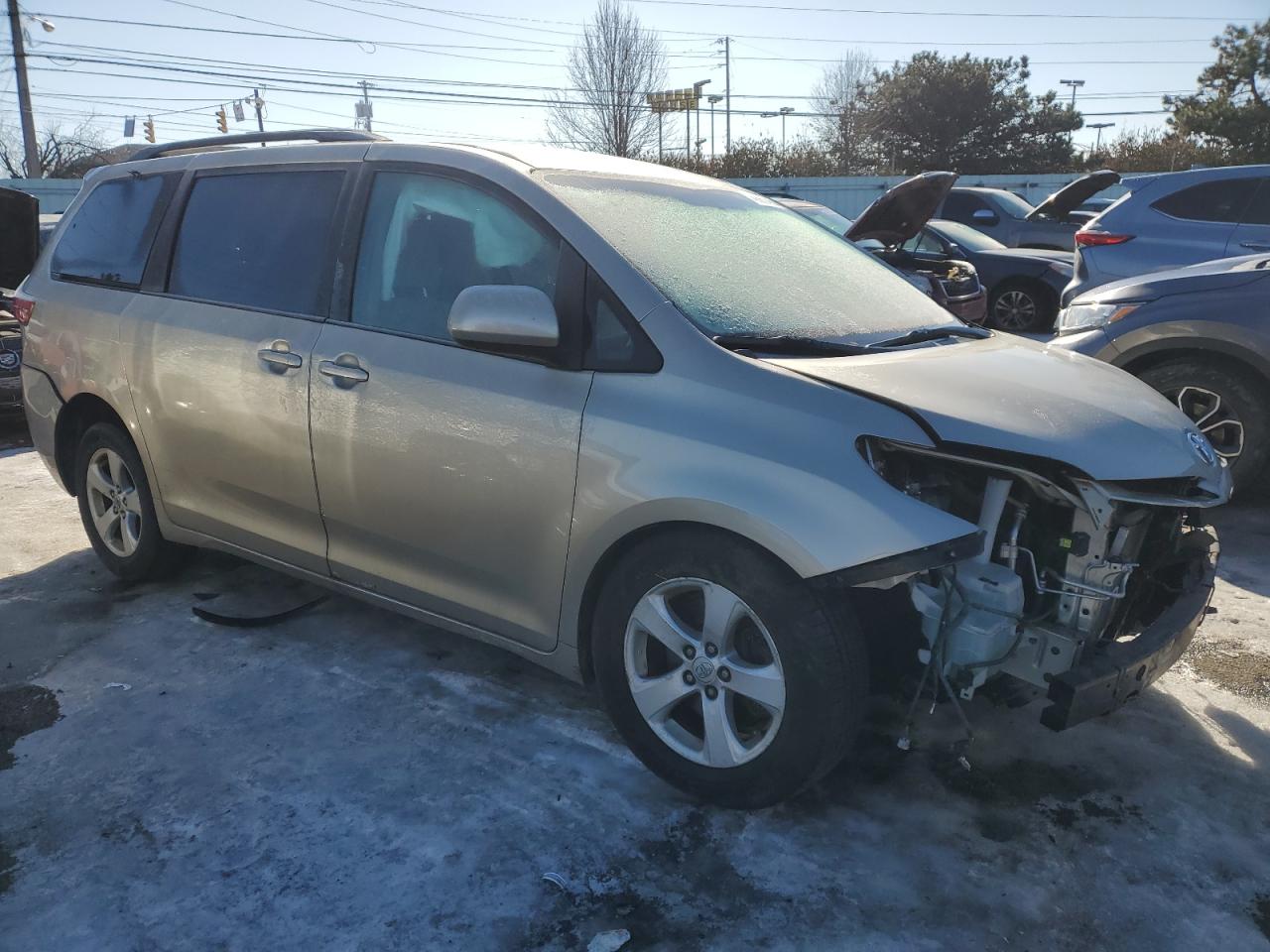 2015 Toyota Sienna - Image 4