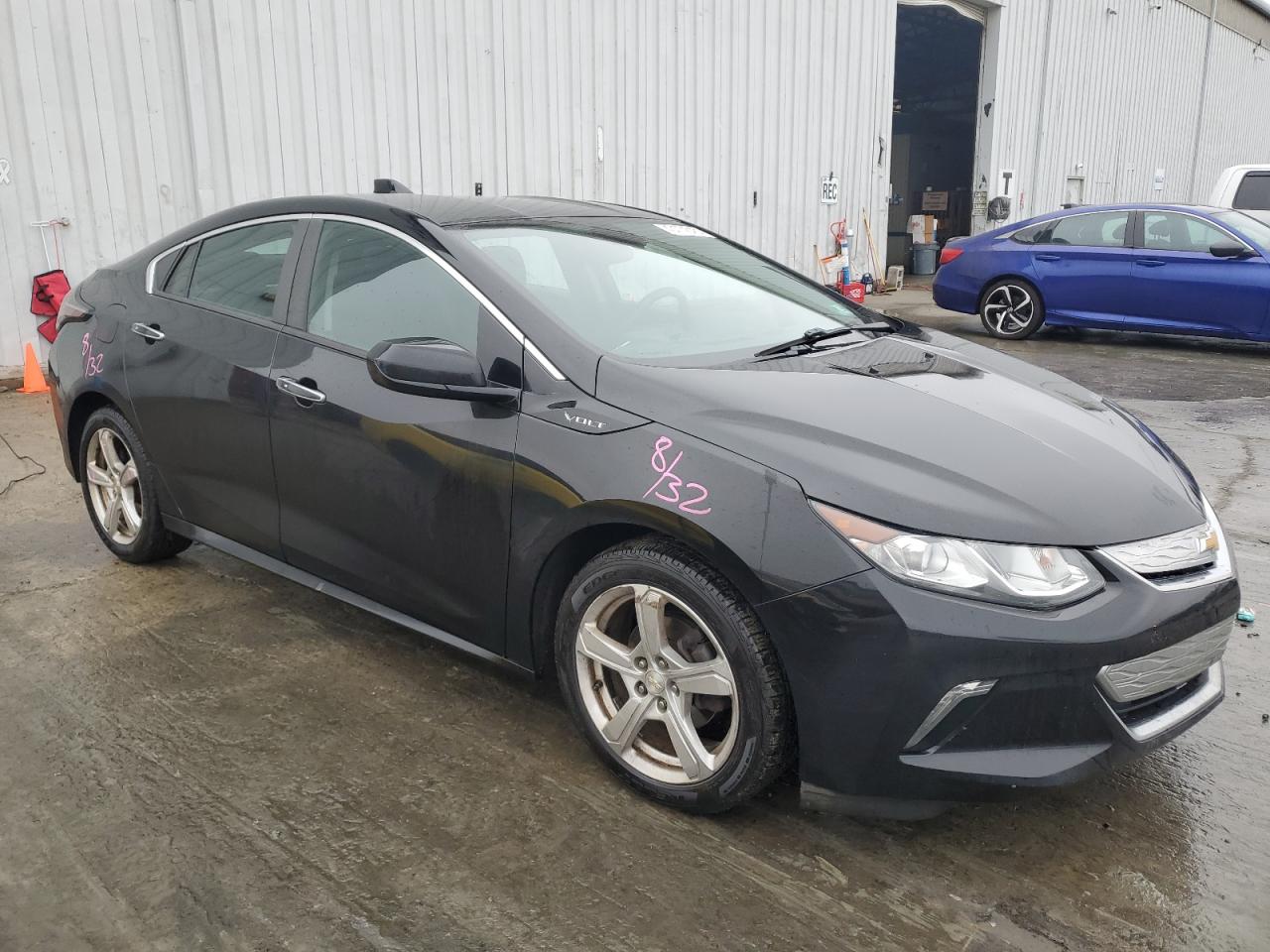 2016 Chevrolet Volt - Image 4