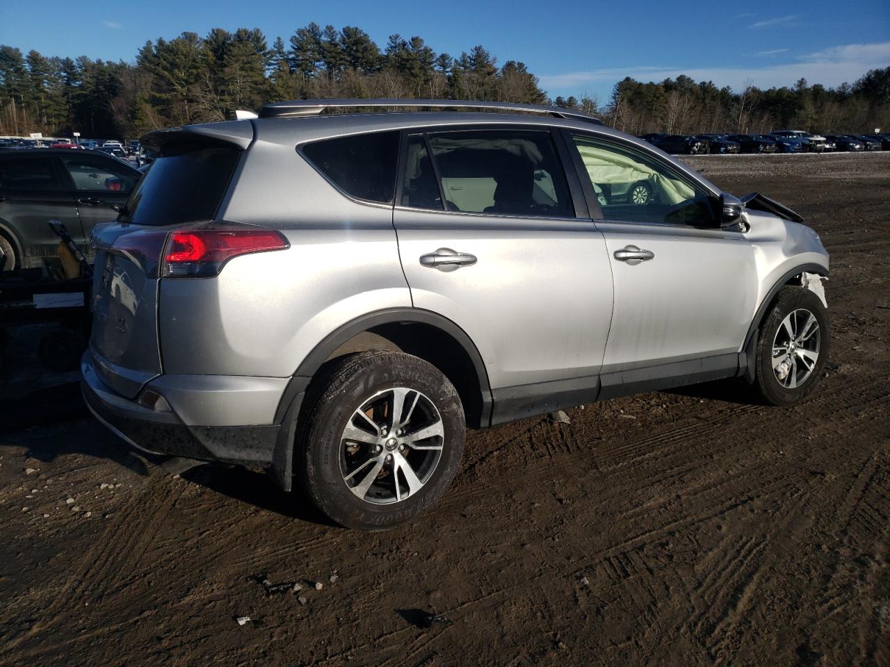 2018 Toyota RAV 4 - Image 3