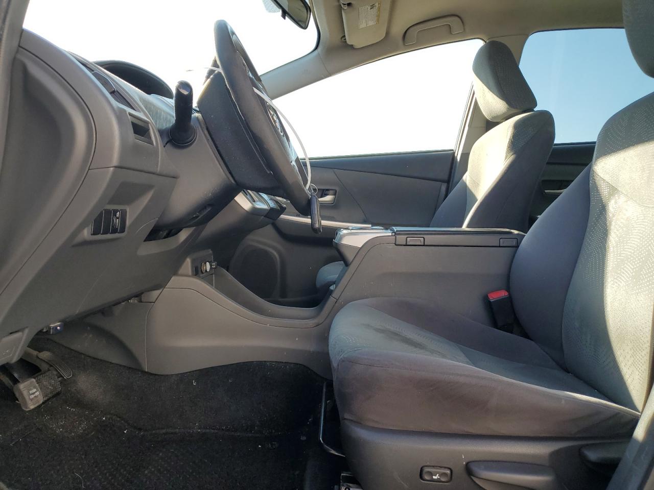 2014 Toyota Prius - Image 7