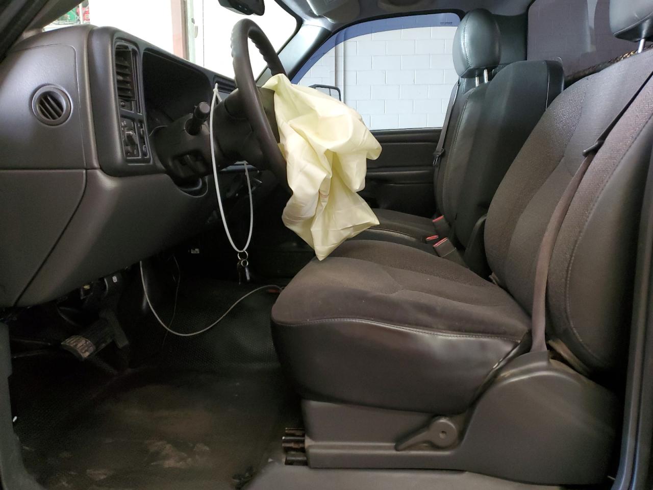 2005 Chevrolet Silverado - Image 7