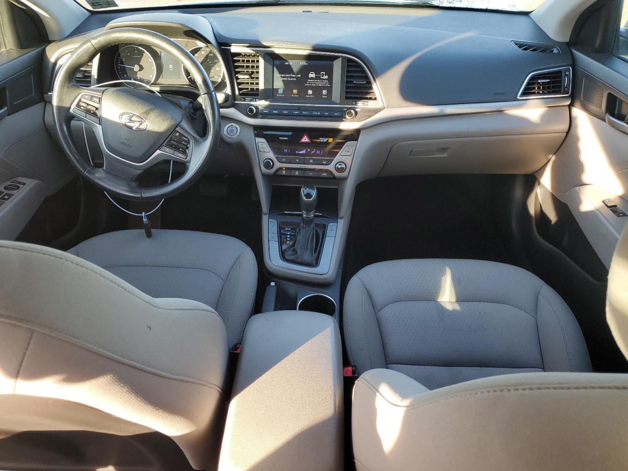 2018 Hyundai Elantra - Image 8