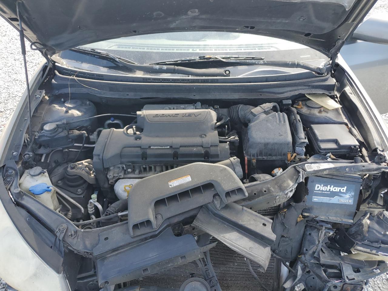 2010 Hyundai Elantra - Image 11