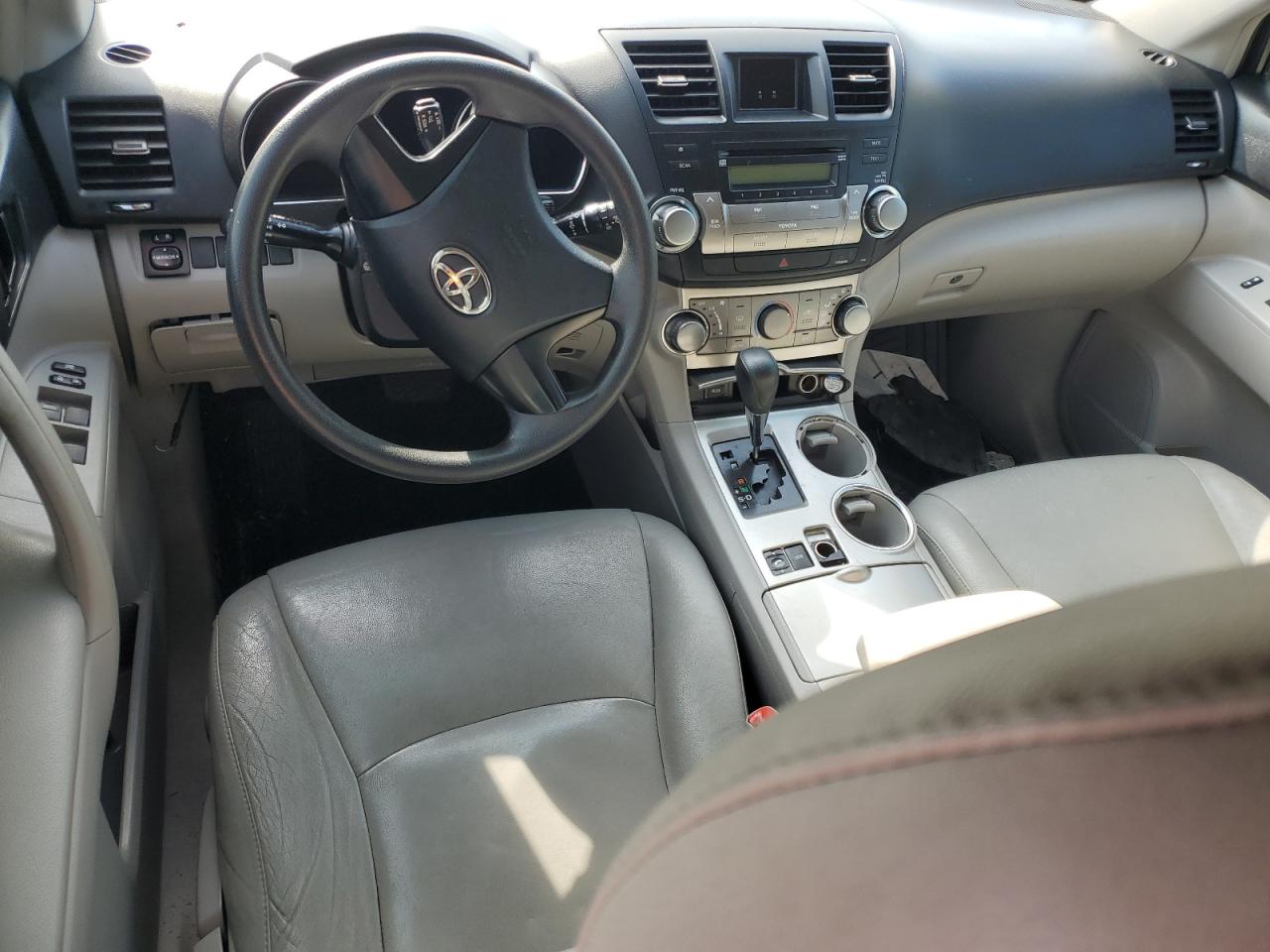2012 Toyota Highlander - Image 8