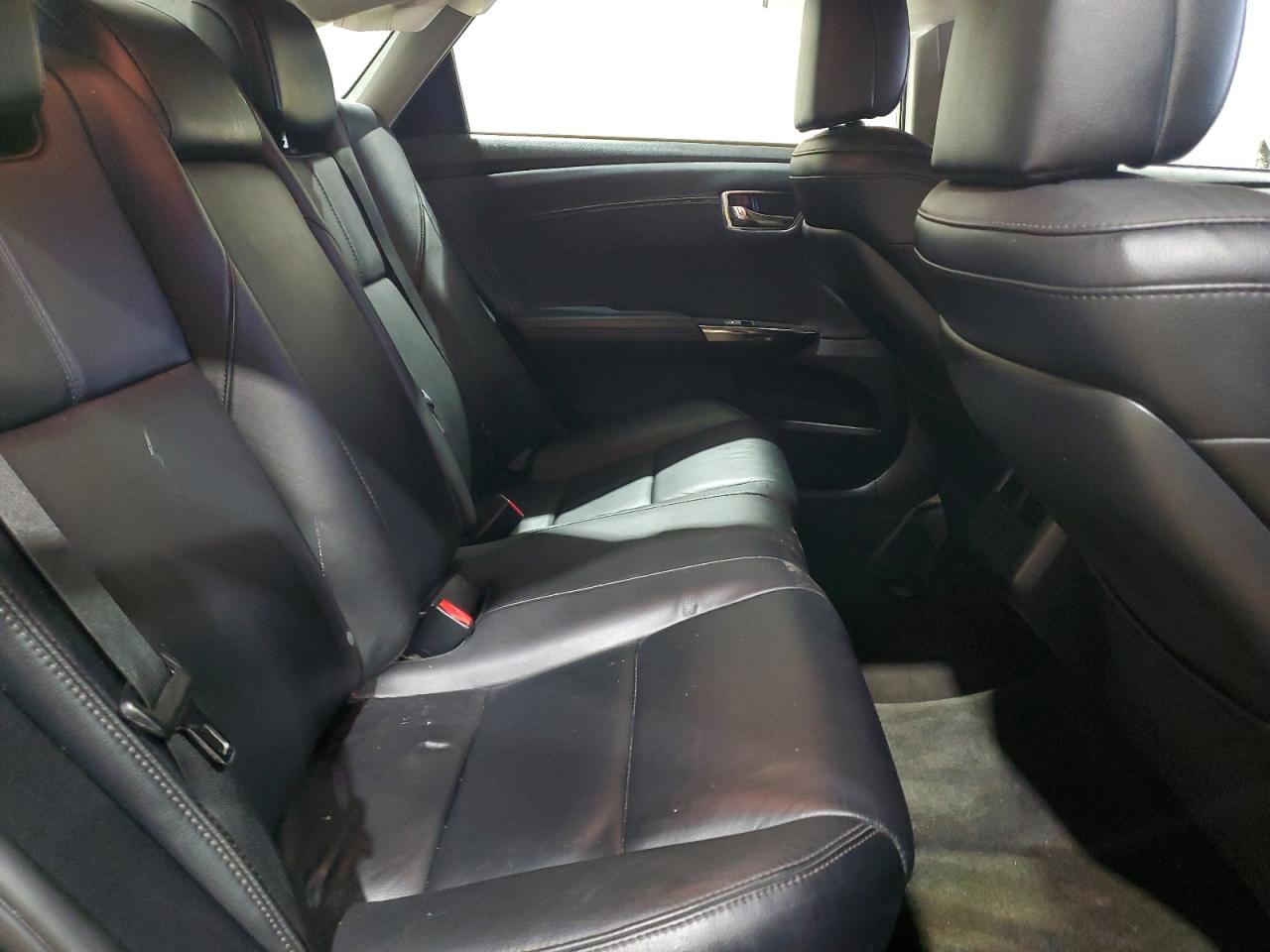 2015 Toyota Avalon - Image 10