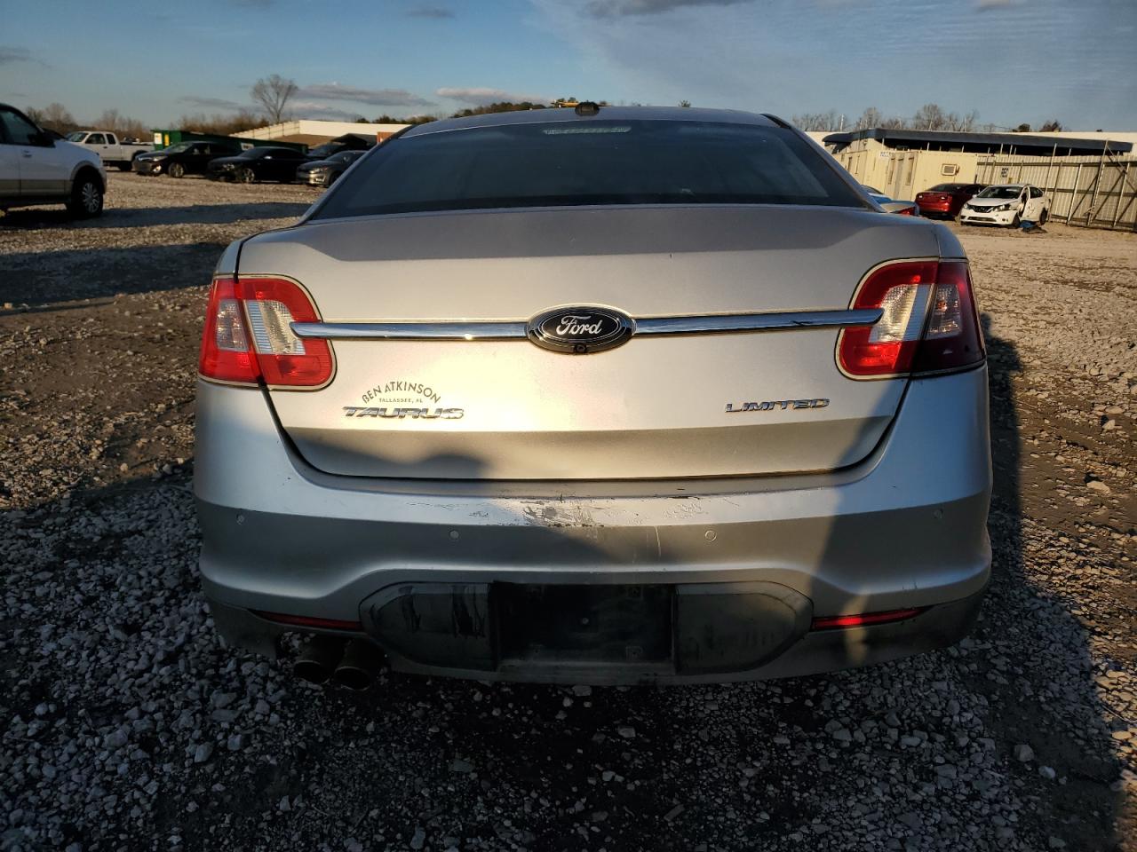 2010 Ford Taurus - Image 6