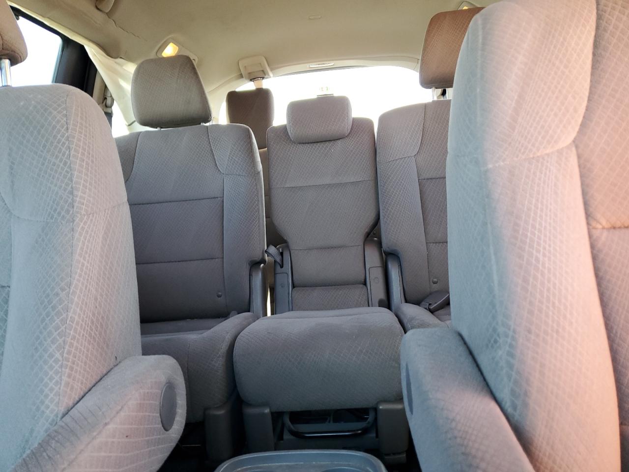 2015 Honda Odyssey - Image 10