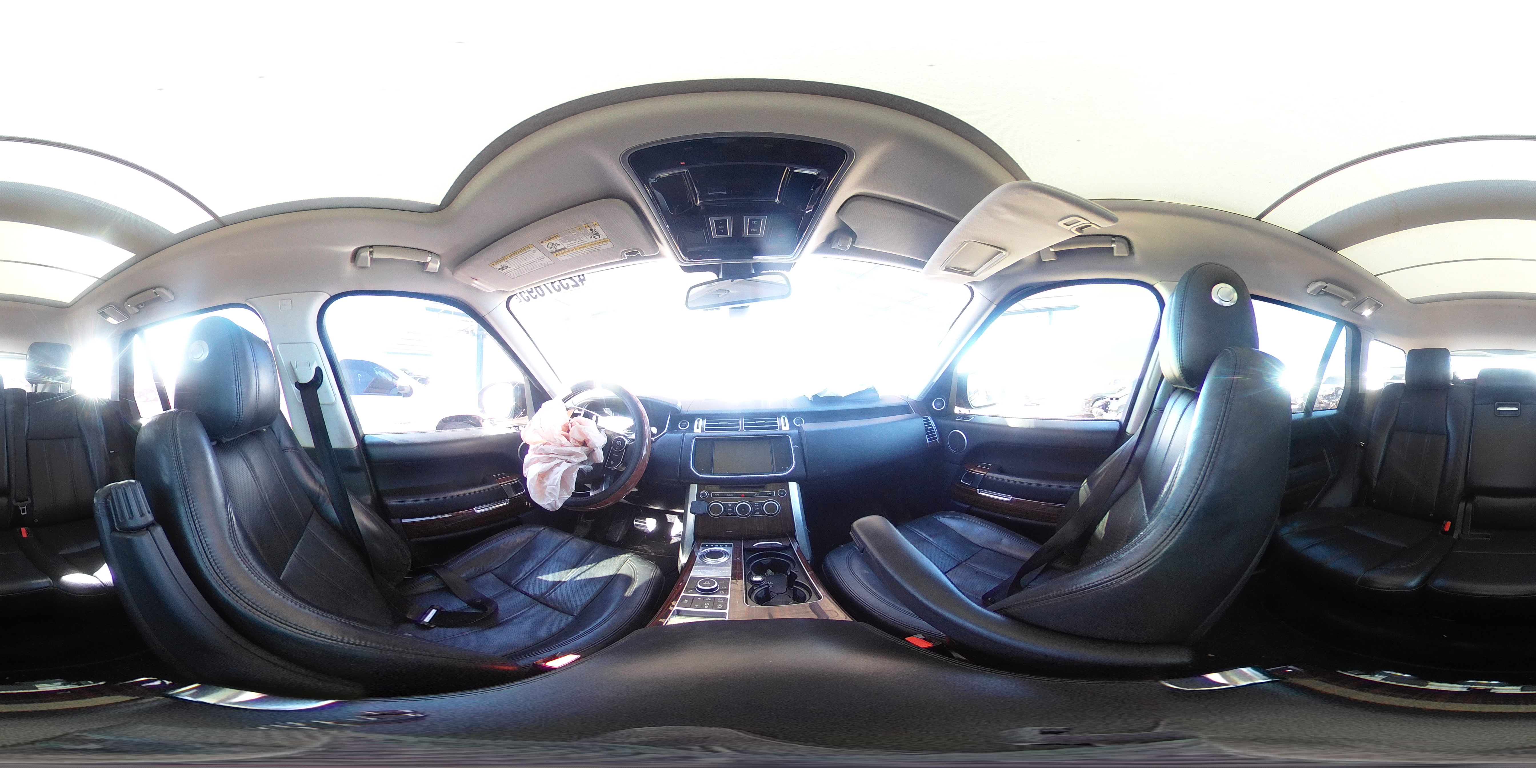 2015 Land Rover Range Rover - Image 12