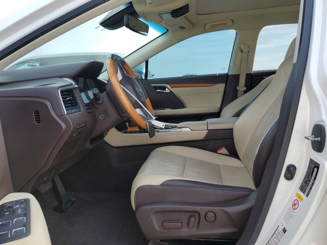 2016 Lexus RX - Image 7