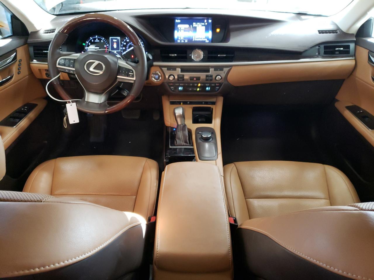 2016 Lexus ES - Image 8