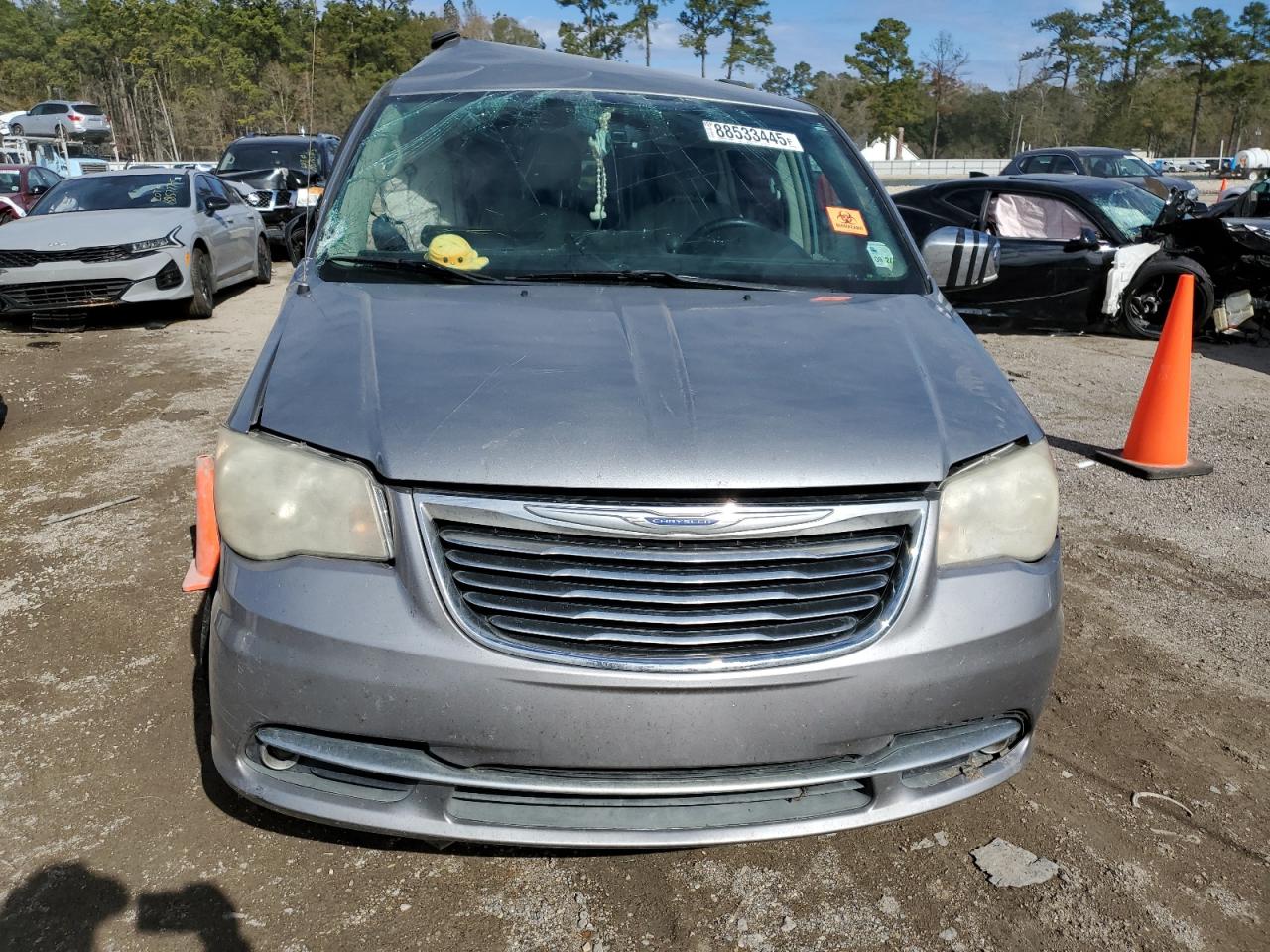 2014 Chrysler Town & Country - Image 5