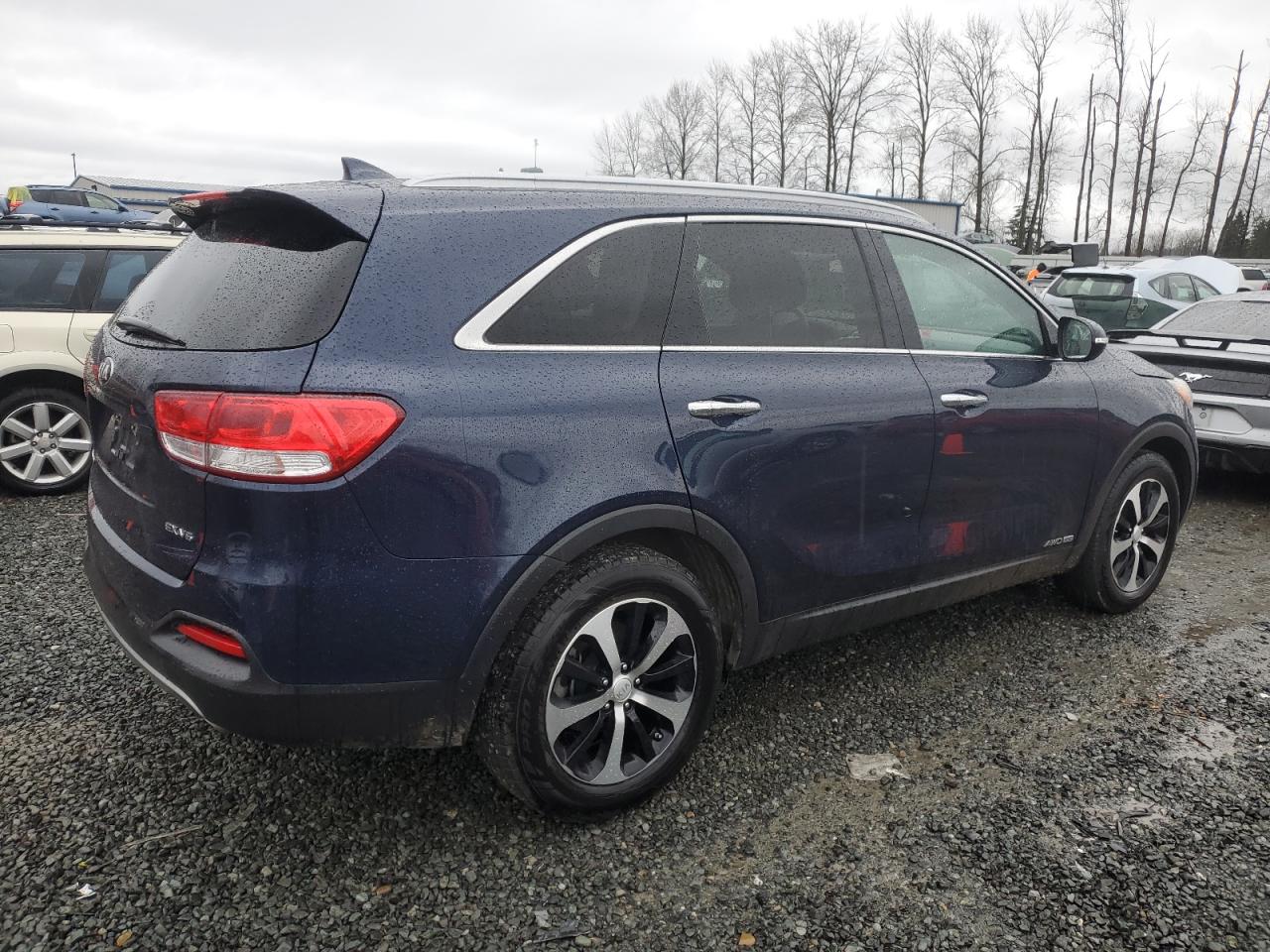 VIN 5XYPHDA55GG132796 2016 KIA SORENTO no.3