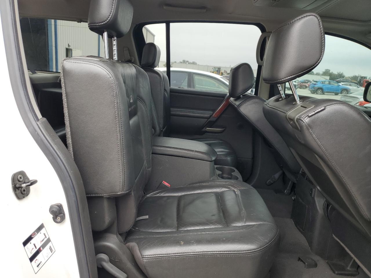 2007 Infiniti QX56 - Image 11