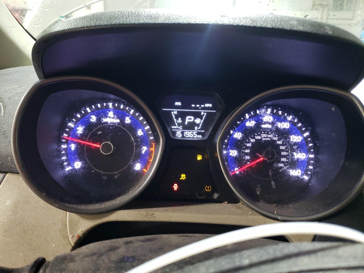 2016 Hyundai Elantra - Image 9