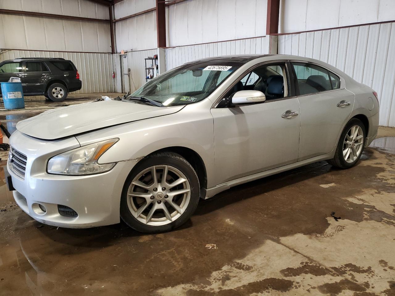 2010 Nissan Maxima - Image 1