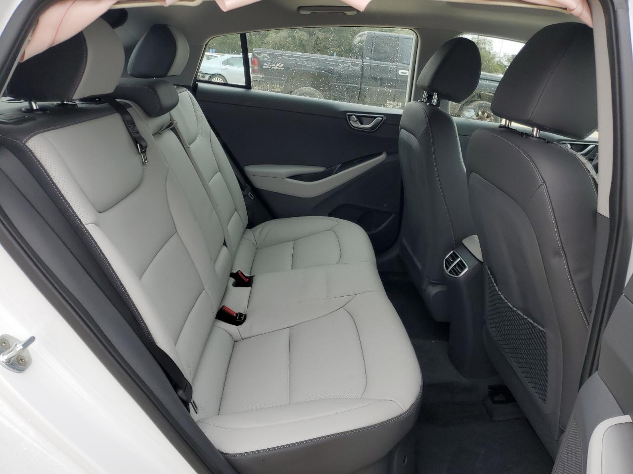 2022 Hyundai IONIQ - Image 10
