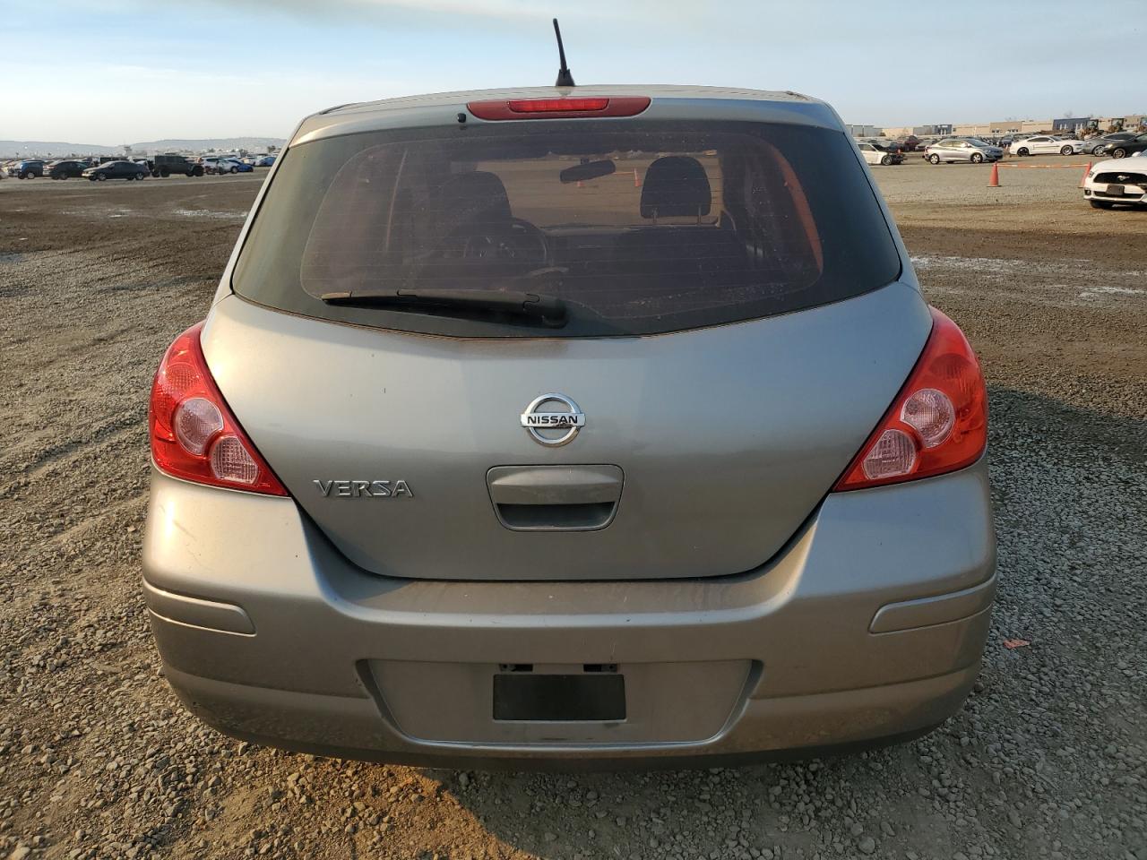 2011 Nissan Versa - Image 6