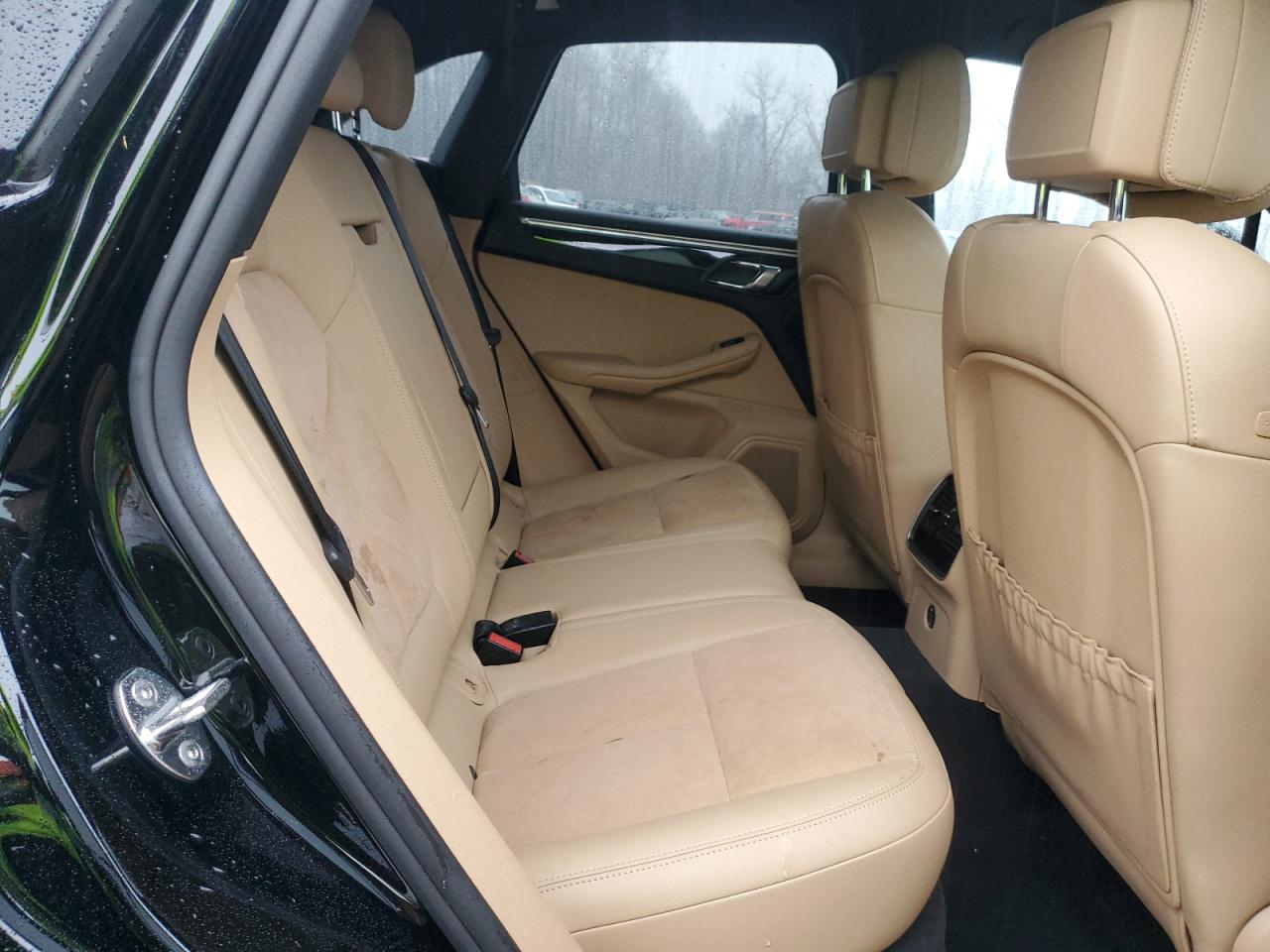 2018 Porsche Macan - Image 12