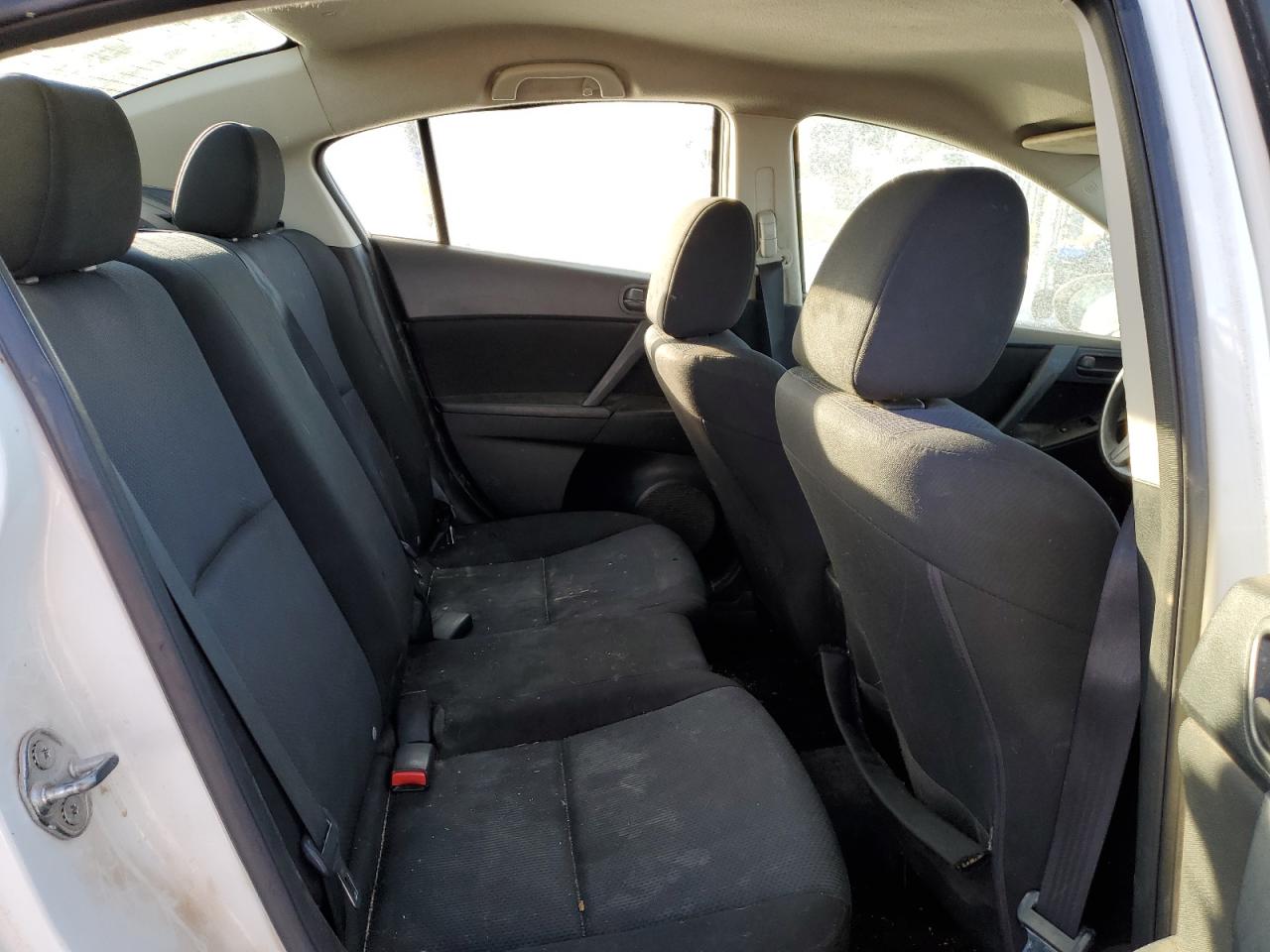 2010 Mazda 3 - Image 10