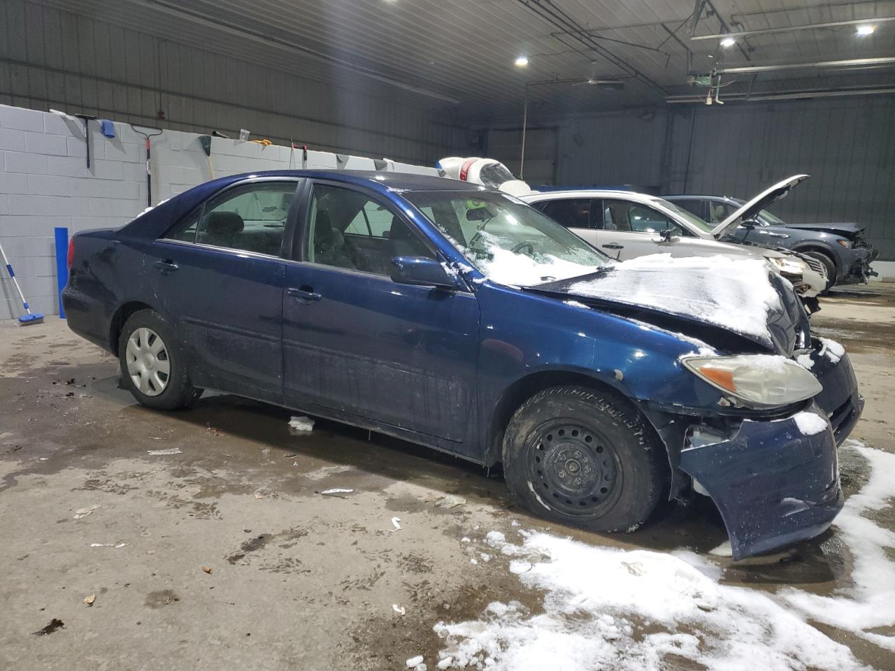 2004 Toyota Camry - Image 4