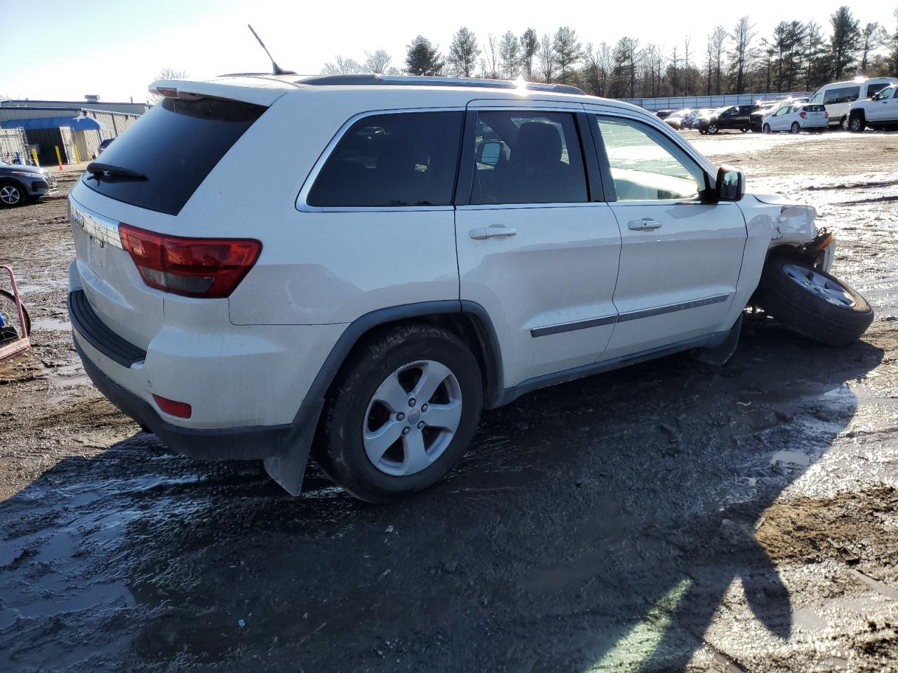 2011 Jeep Grand Cherokee - Image 3