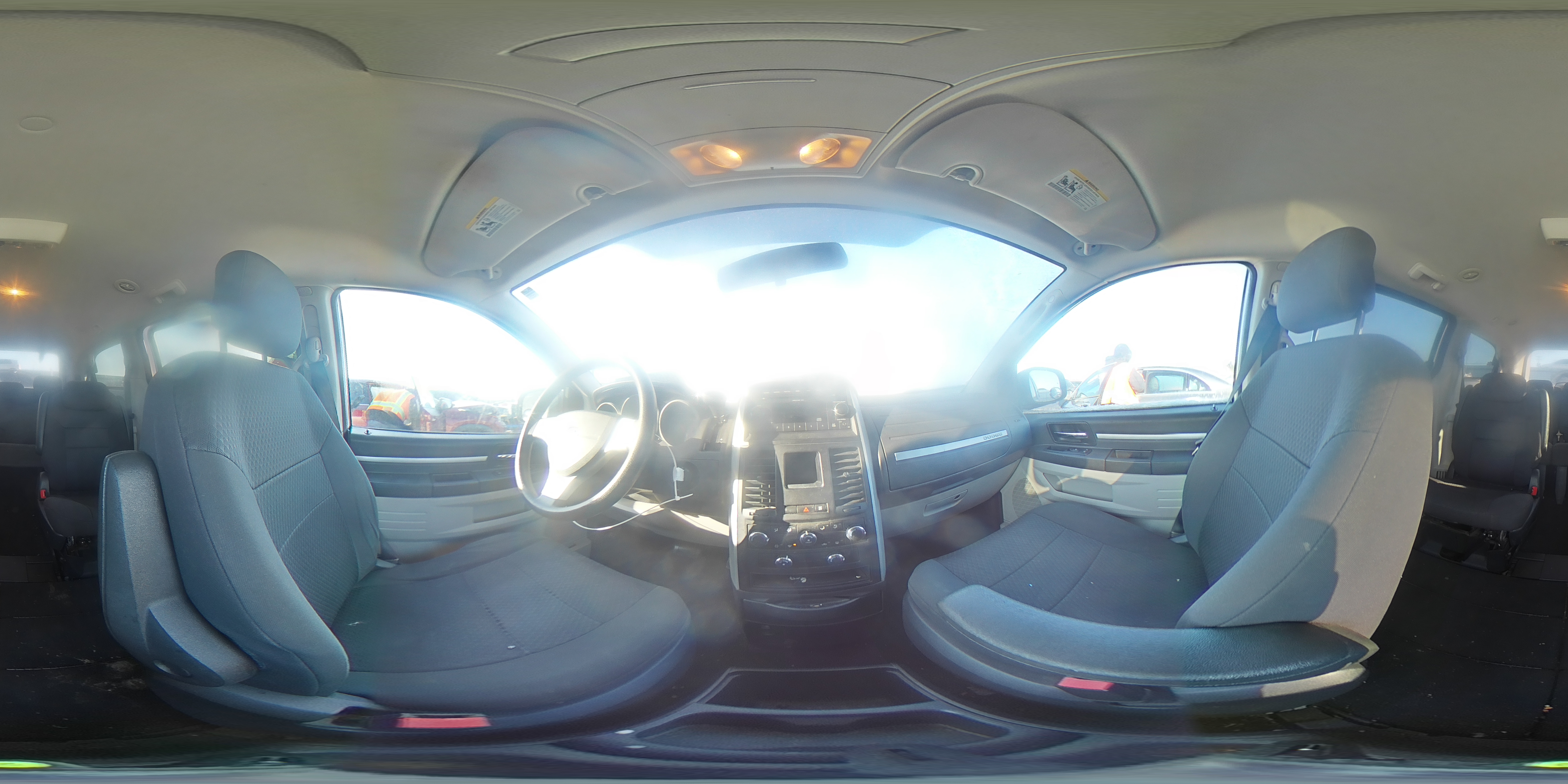 2010 Dodge Caravan - Image 14