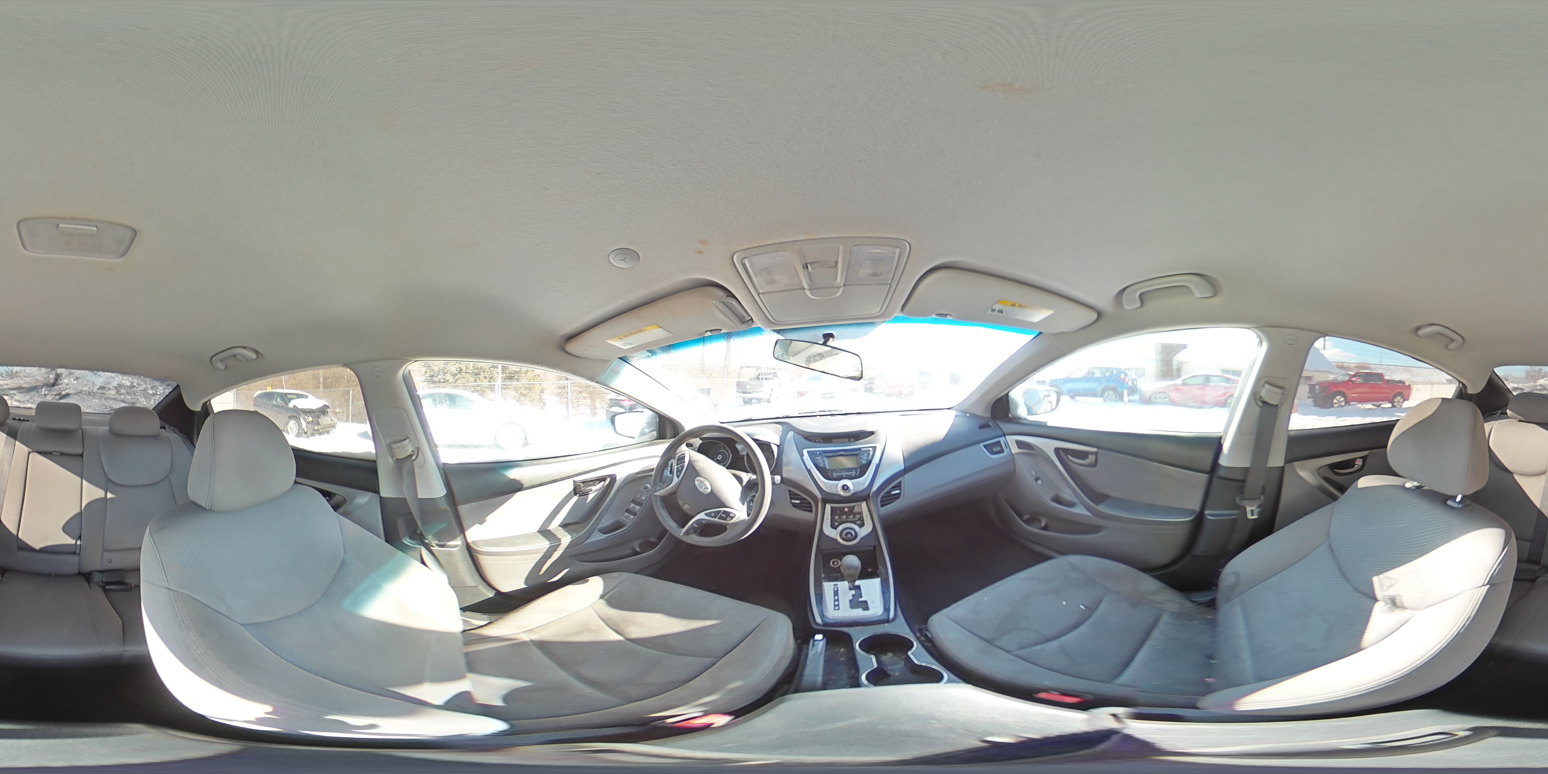 2011 Hyundai Elantra - Image 13