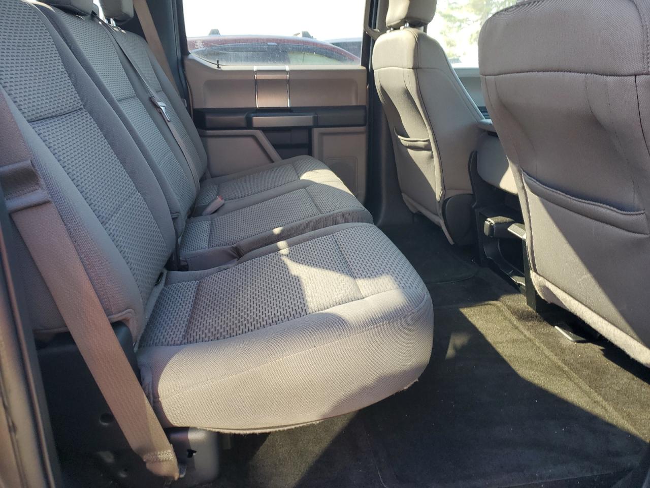 2015 Ford F-150 - Image 10