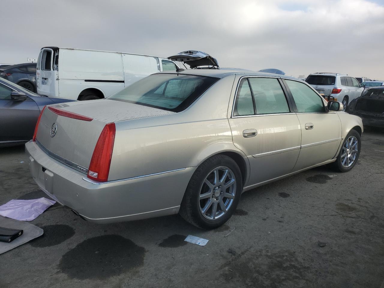 2007 Cadillac DTS - Image 3
