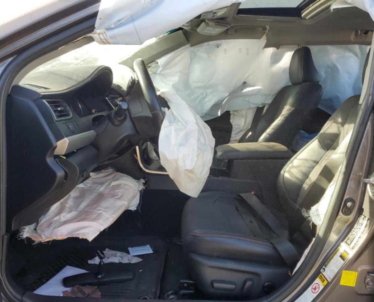 2017 Toyota Camry - Image 7