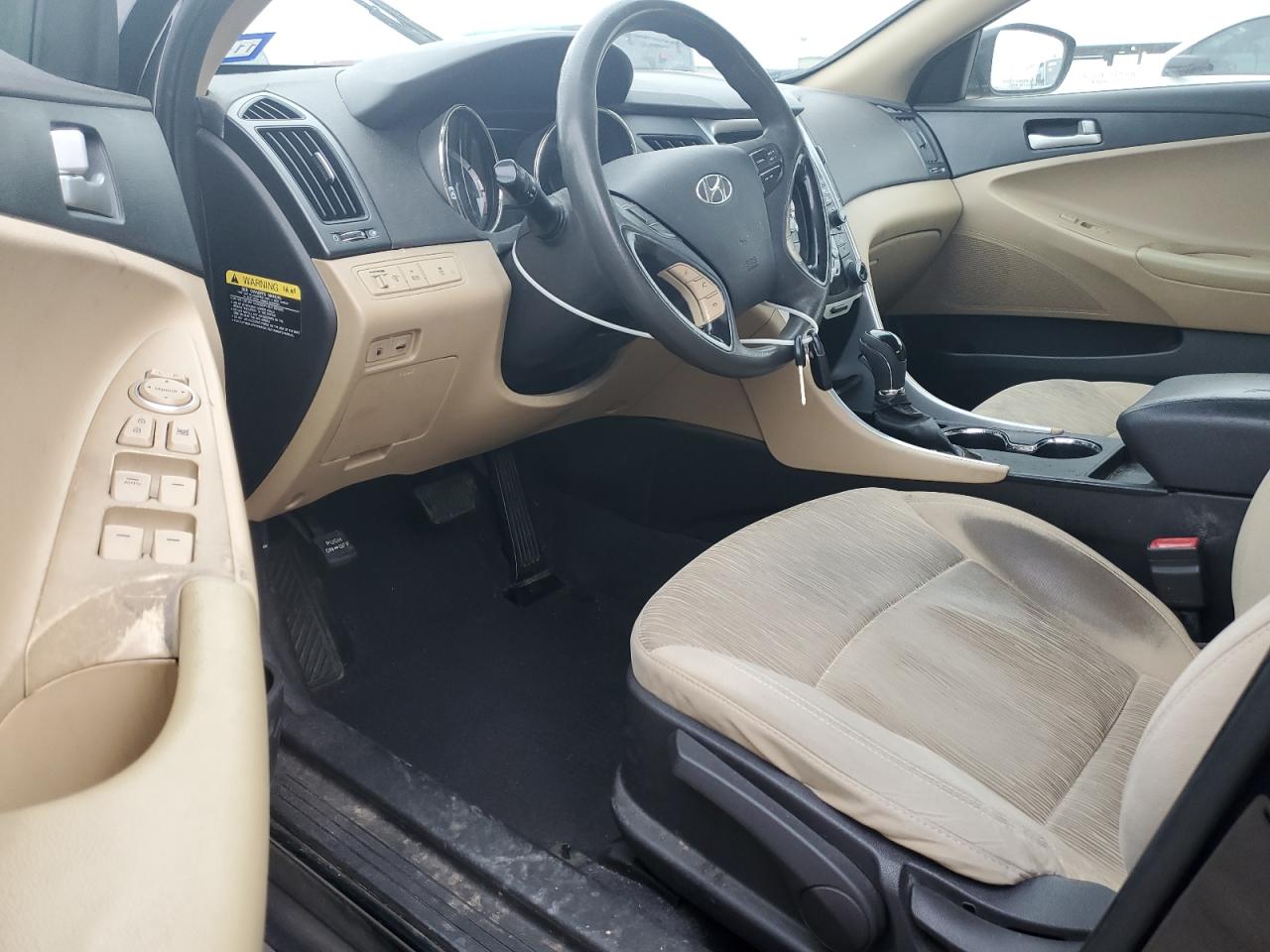 2012 Hyundai Sonata - Image 8