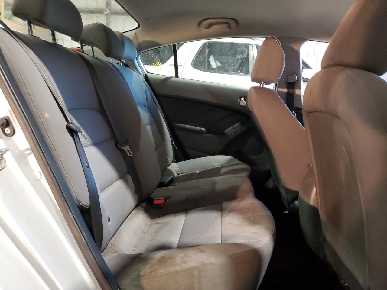 2017 Kia Forte - Image 10
